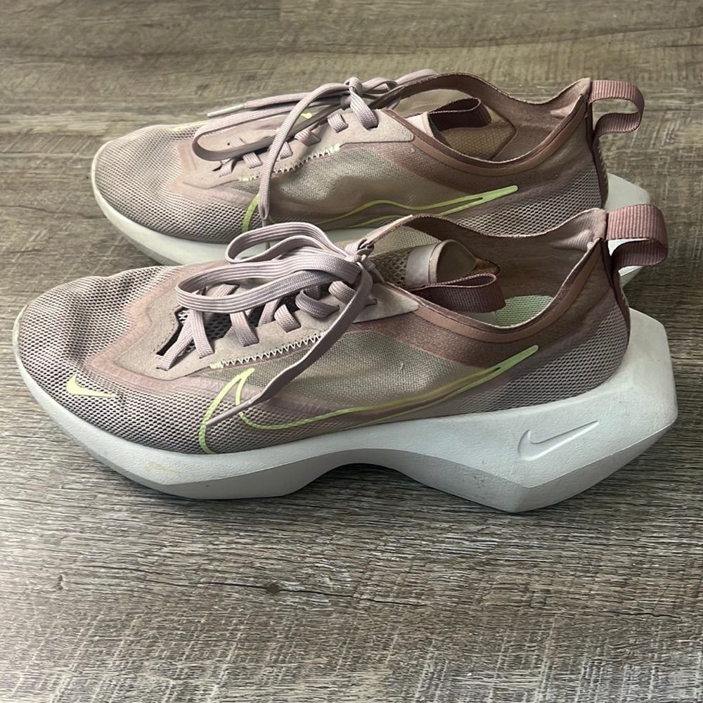 Nike Women's Vista Lite CI0905-200 Fossil Stone/Desert Dust/Volt Size 8.5